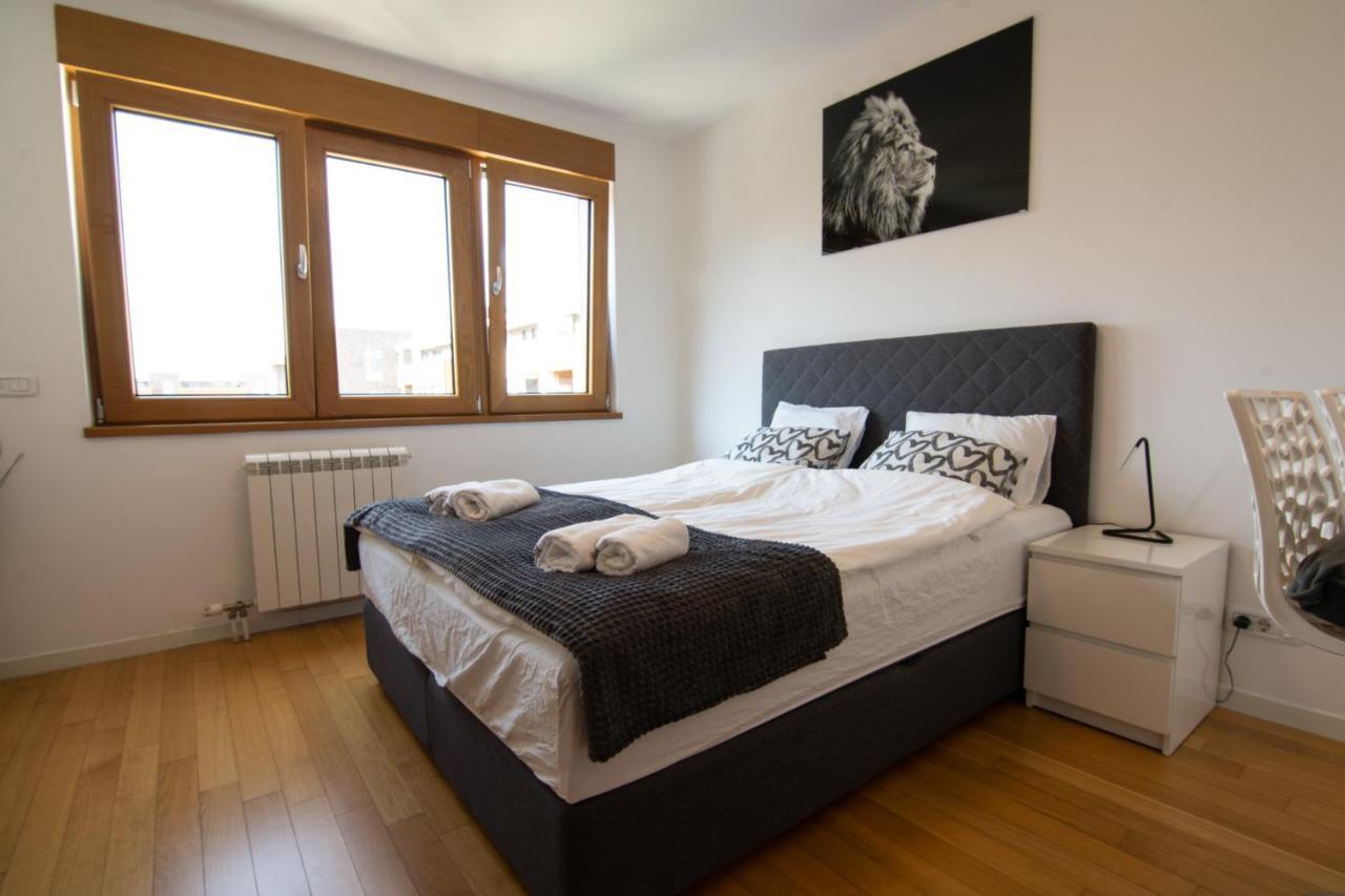 A Blok New Modern - Free Garage Parking, Comfortable, Quiet With A Park View Belgrado Esterno foto